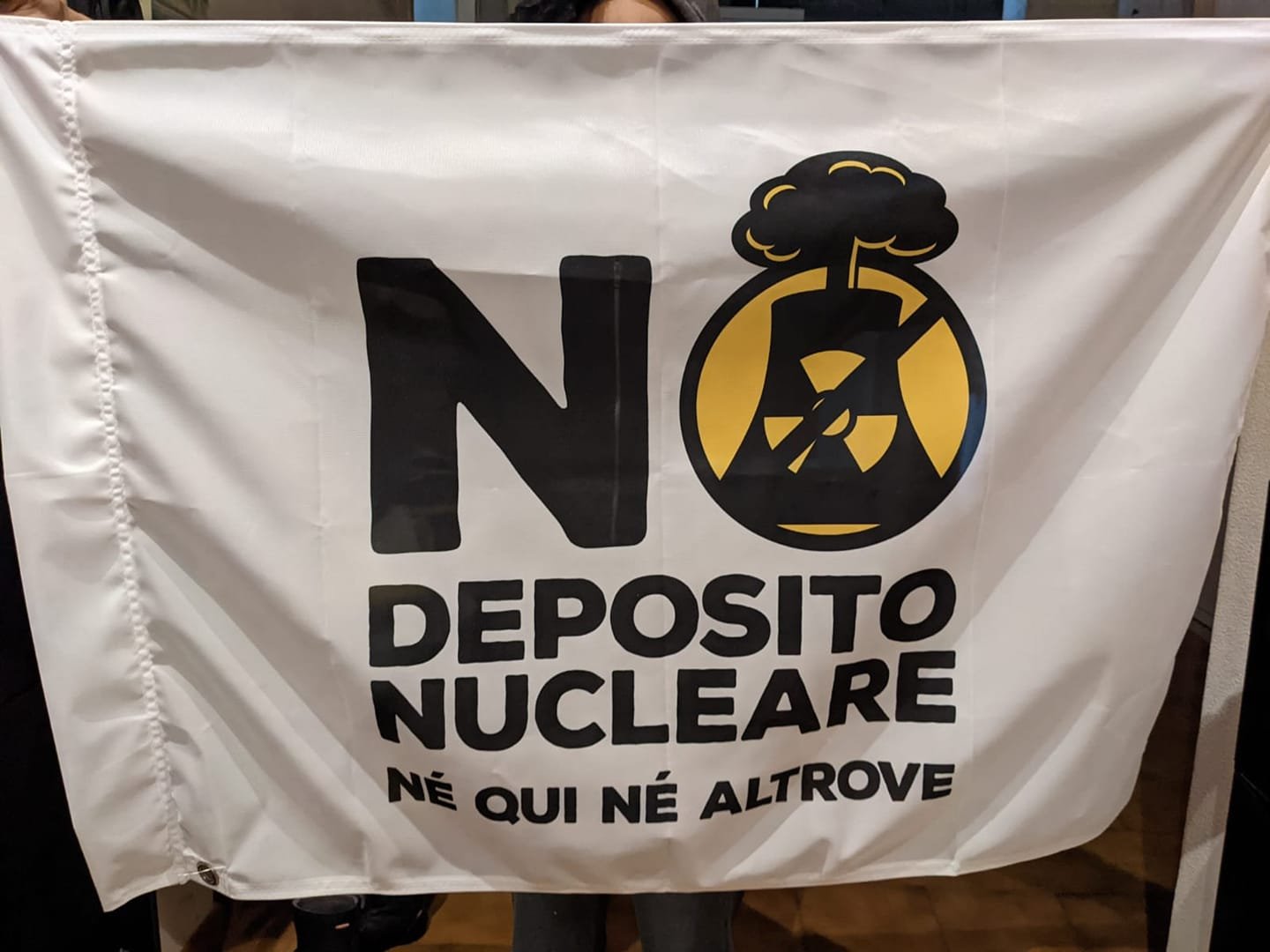 Deposito Nucleare: “Appendiamo sui balconi le bandiere per dire no, né qui né altrove”