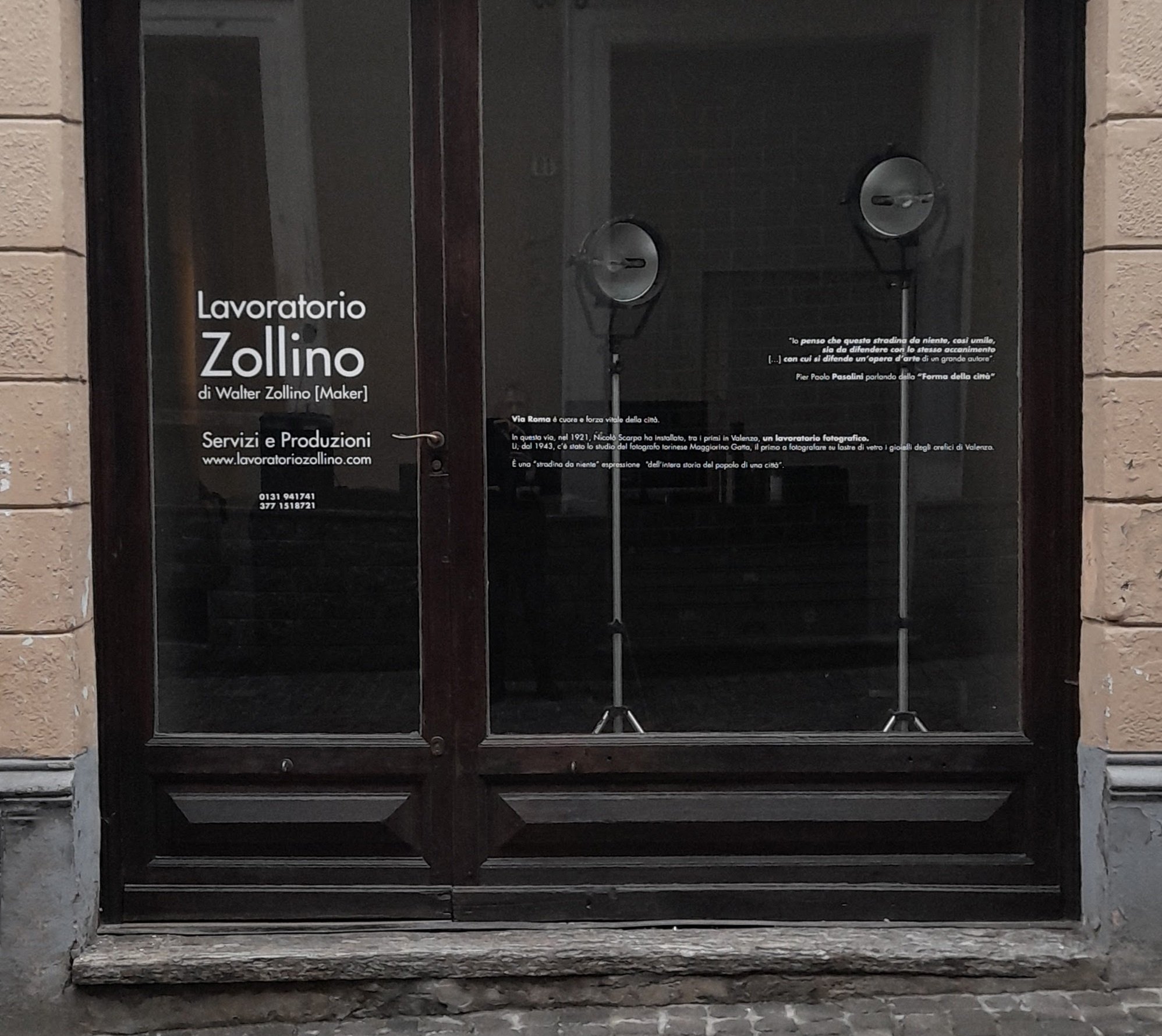 Le vetrine dei negozi come pagine di storia e abbecedari dei valori: l’idea di Walter Zollino