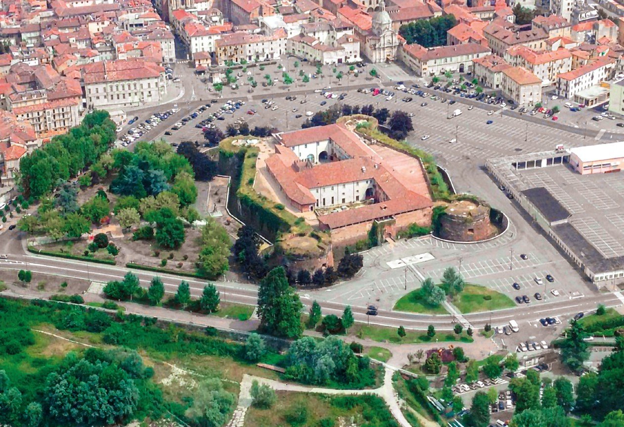 Zaffiro chiede una piazza Castello a Casale senza auto: “Riportando alla luce i rivellini”