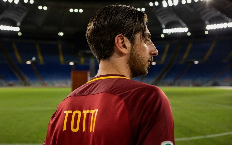‘Speravo de morì prima’ girata dall’alessandrino Ribuoli arriva su TV8: “Racconto un Francesco Totti inedito”