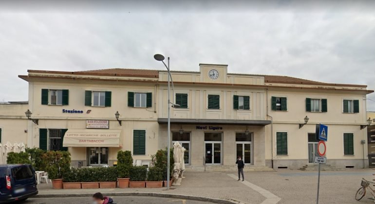 Studentessa si perde lungo i binari della stazione di Novi: rintracciata dalla Polizia Ferroviaria