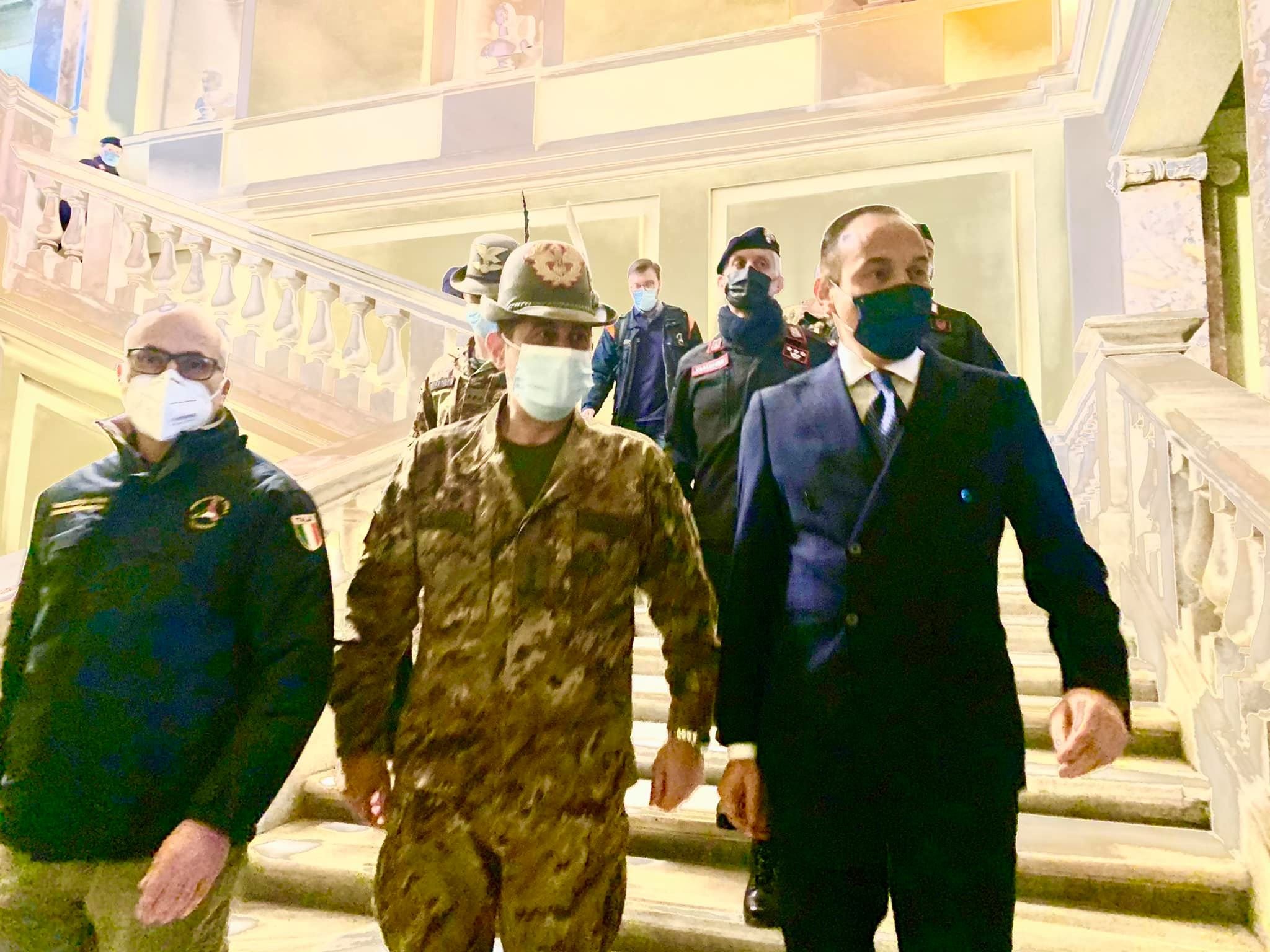Il generale Figliuolo visita i centri vaccinali del Piemonte: “Solo unita l’Italia esce dalla pandemia”