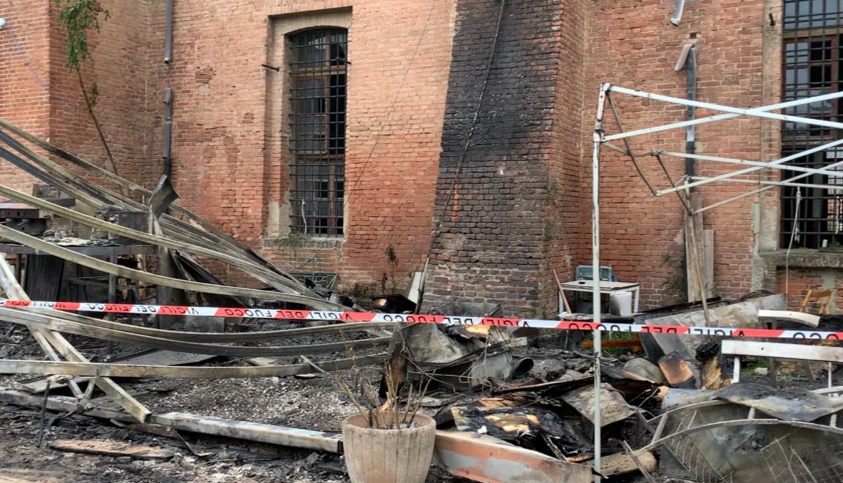 Distrutto dalle fiamme il bar all’interno della Cittadella di Alessandria