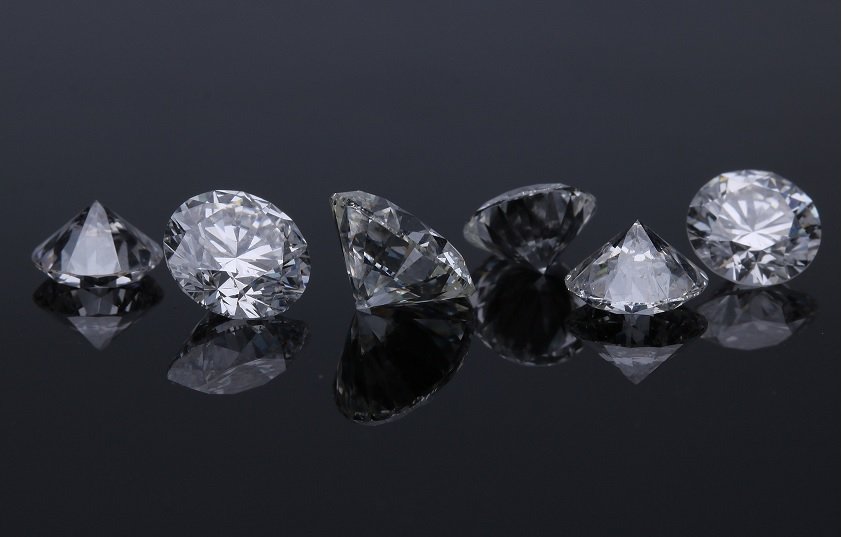 “Non chiamateli diamanti”. Per il presidente degli orafi le gemme sintetiche “non sono il futuro”