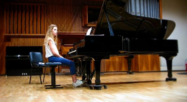 La pianista Ilaria Abruzzi apre la rassegna Dialoghi in Musica