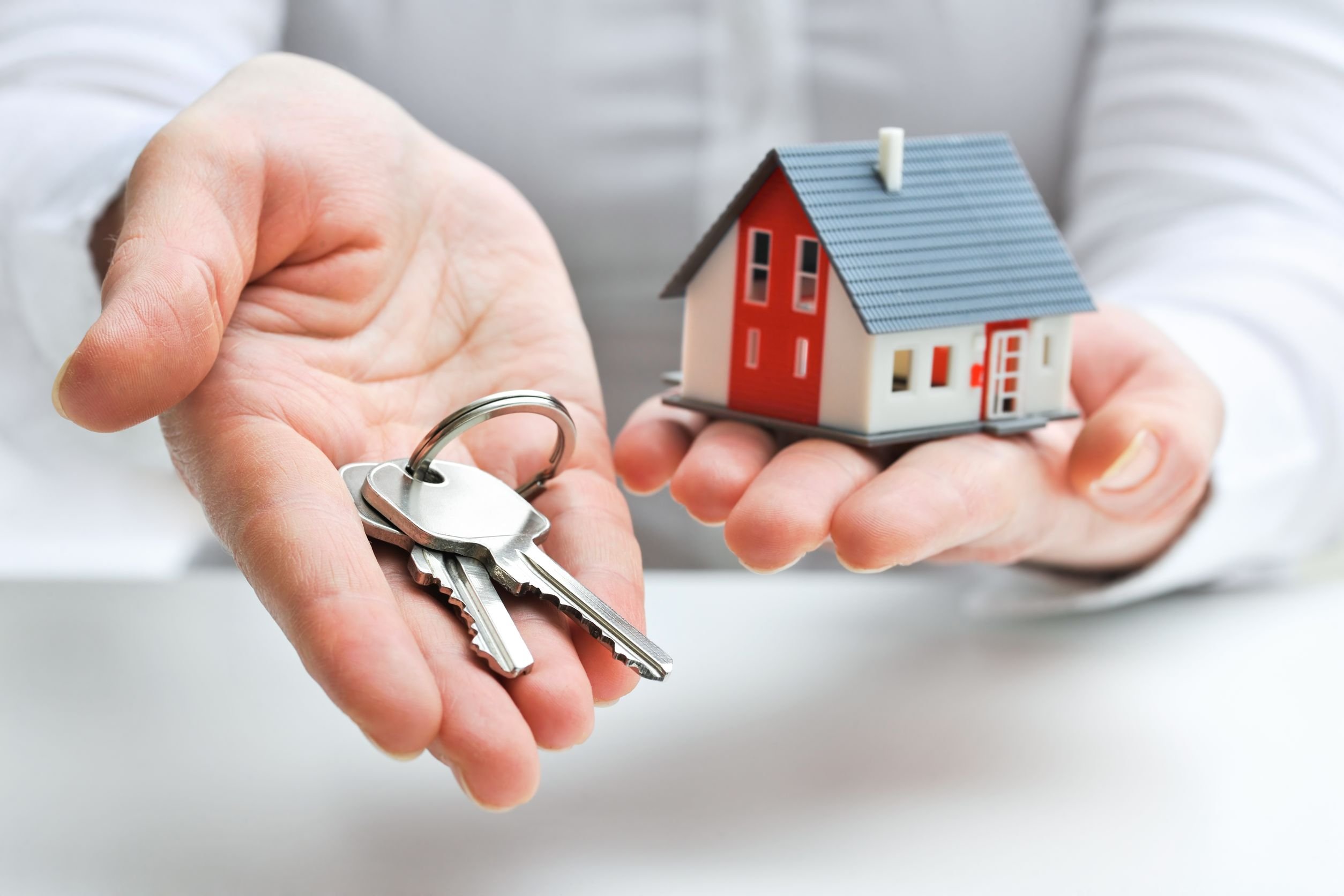 “Comportamento scorretto da alcune agenzie immobiliari”: le segnalazioni all’Adoc e Uniat