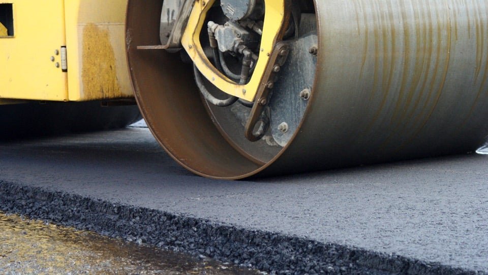 Ad Alessandria scattano le asfaltature dopo i lavori per la fibra ottica: ecco le vie coinvolte