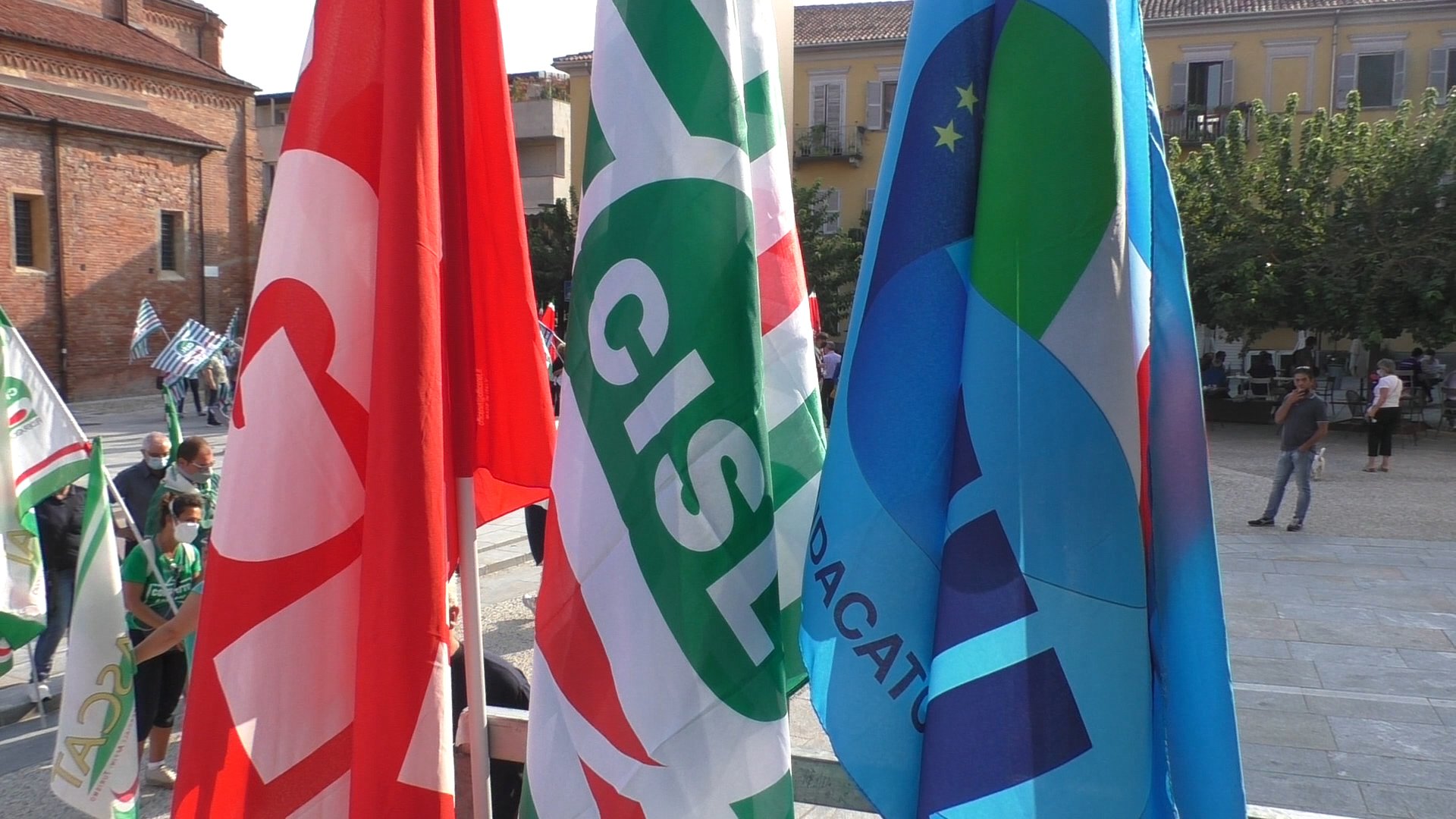 Cgil, Cisl e Uil sabato in piazza a Torino: “Ripartiamo, insieme”