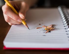 “Farci una croce sopra”: come è nato questo modo di dire