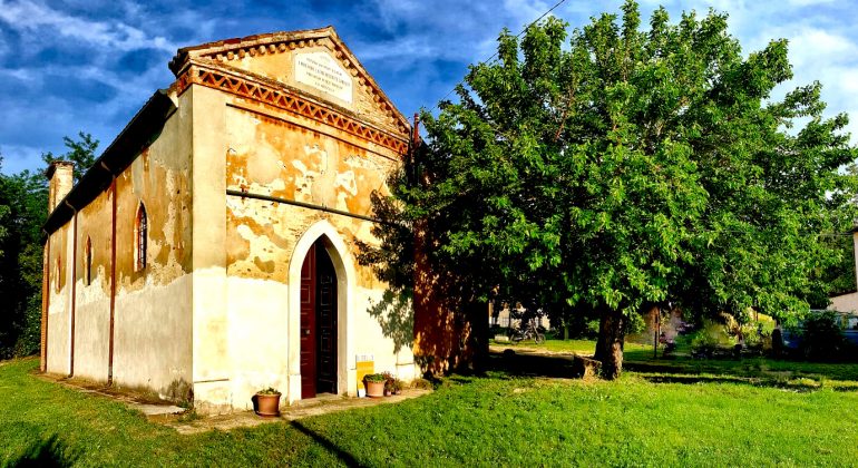 A Torrazza Coste una passeggiata serale all’Oratorio del Pontasso
