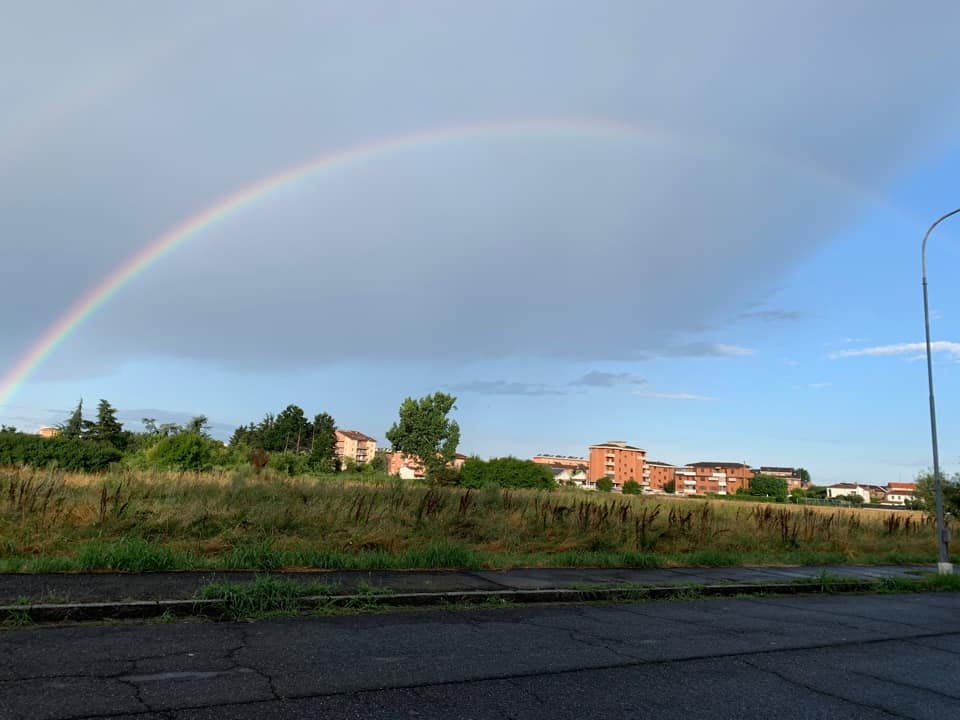 Le meravigliose foto dell’arcobaleno su Alessandria scattate dai nostri lettori
