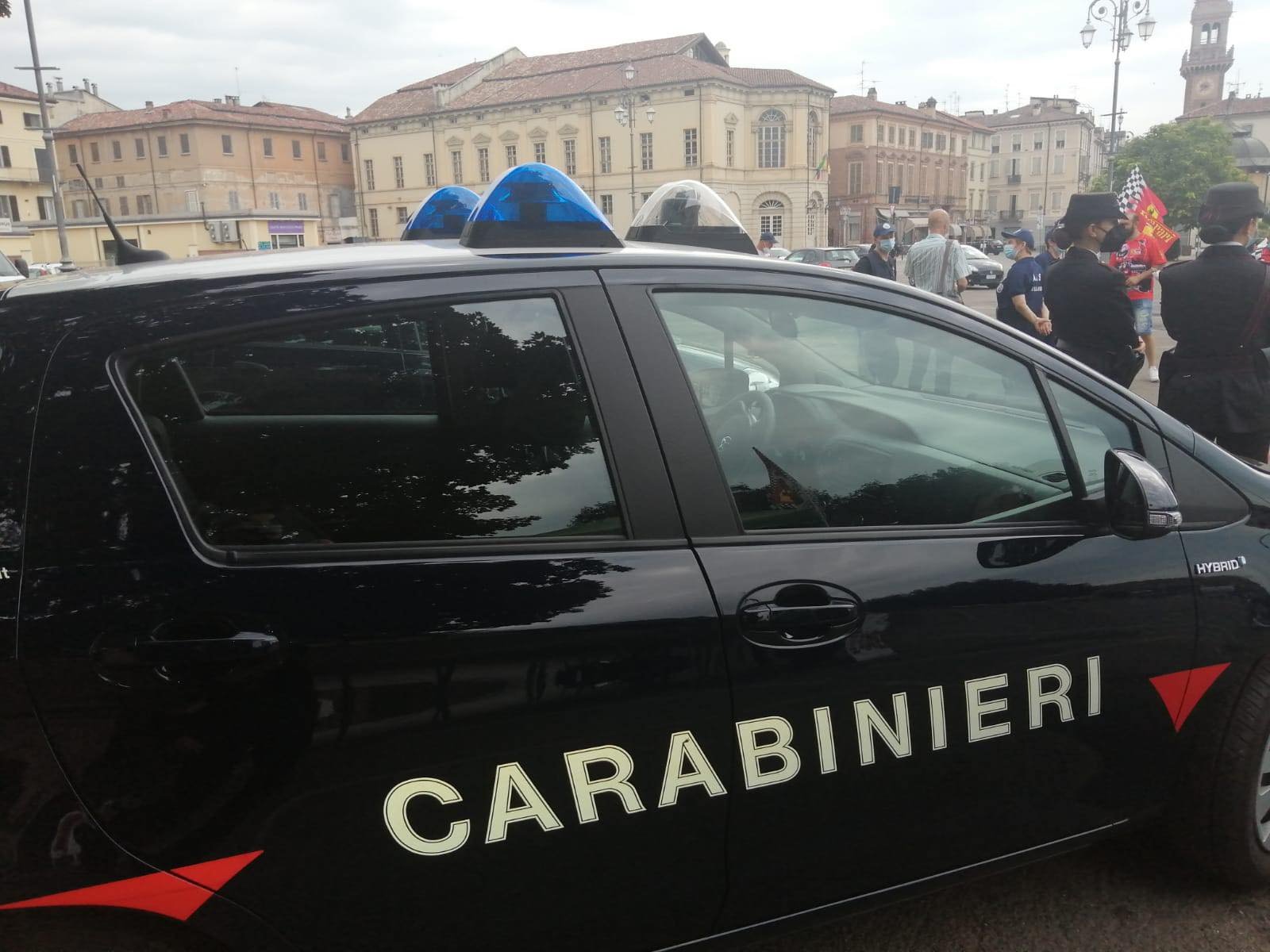 Controlli di Carabinieri, Nas e Finanza in tre locali della “movida” di Casale