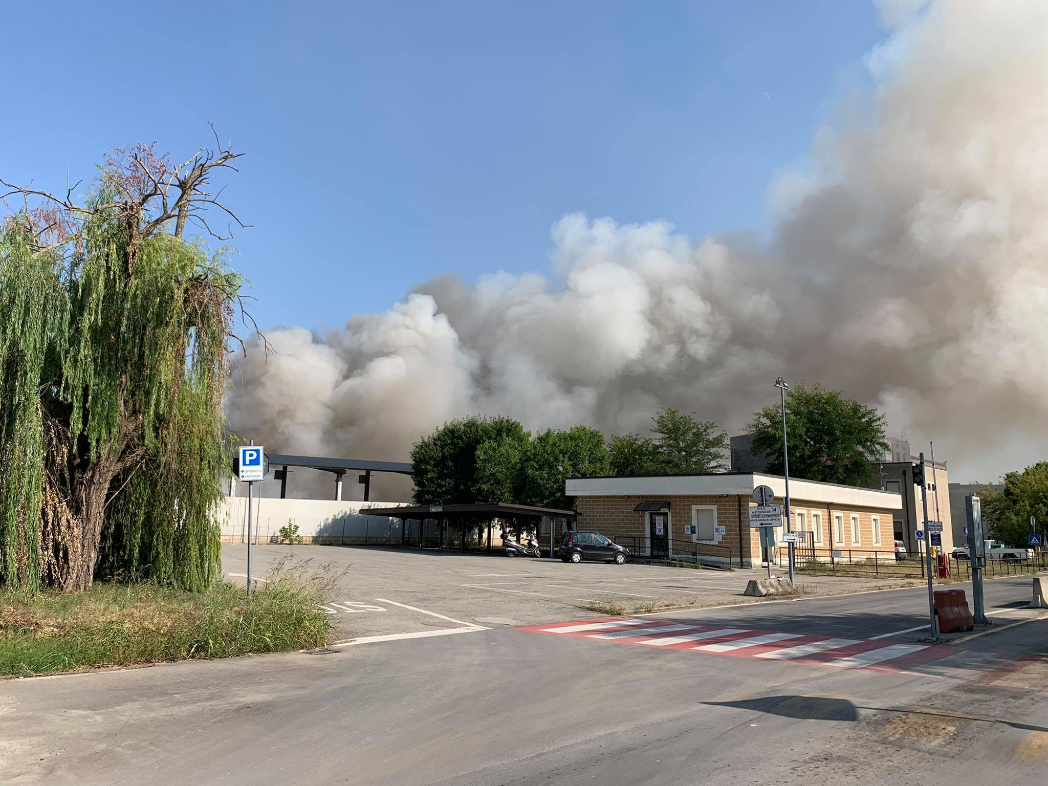 Dopo l’incendio alla discarica di Castelceriolo tante polemiche e dubbi tra i cittadini