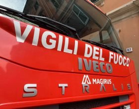 Incendio di un tetto a Frassinello: al lavoro i Vigili del Fuoco
