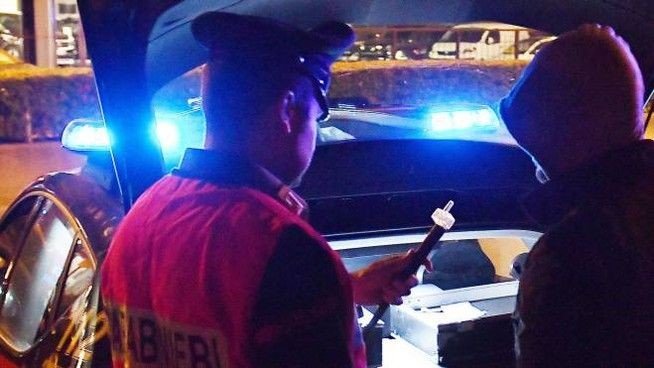 Controlli su strada dei Carabinieri: 3 persone alla guida con alcol sopra i limiti