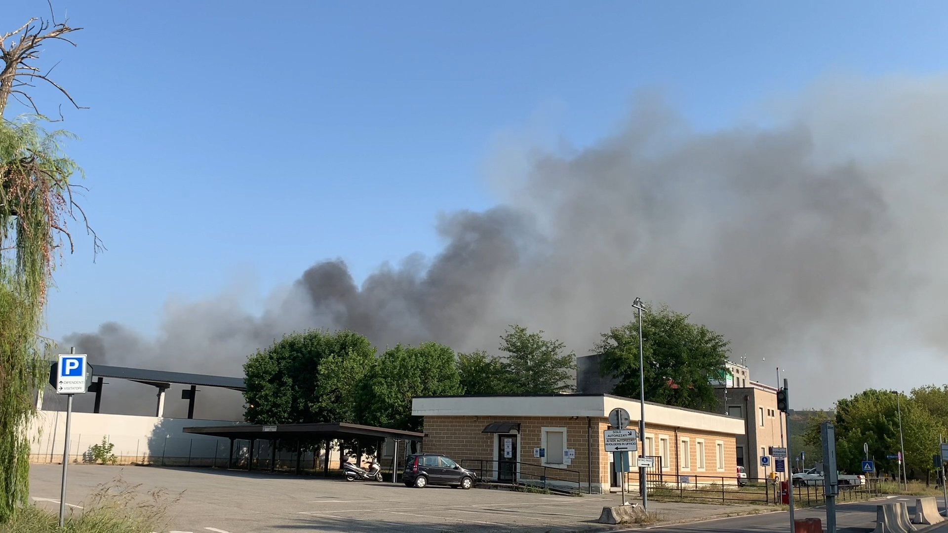 Incendio discarica Castelceriolo: a fuoco l’area ingombranti, stesso punto del 2018