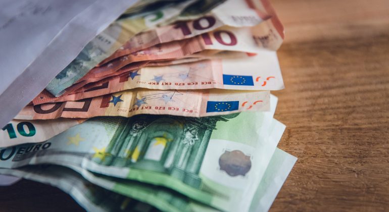 Carte per acquisto beni prima necessità: a Casale le riceveranno 357 famiglie