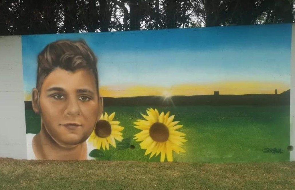 Al campo sportivo di Felizzano un murales per ricordare Emanuel: “Gli dedicheremo anche le tribune”