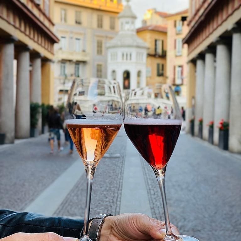 RadioGold racconta gli Acqui Wine Days. Segui la DIRETTA dal Brachetto Lounge in piazza Italia