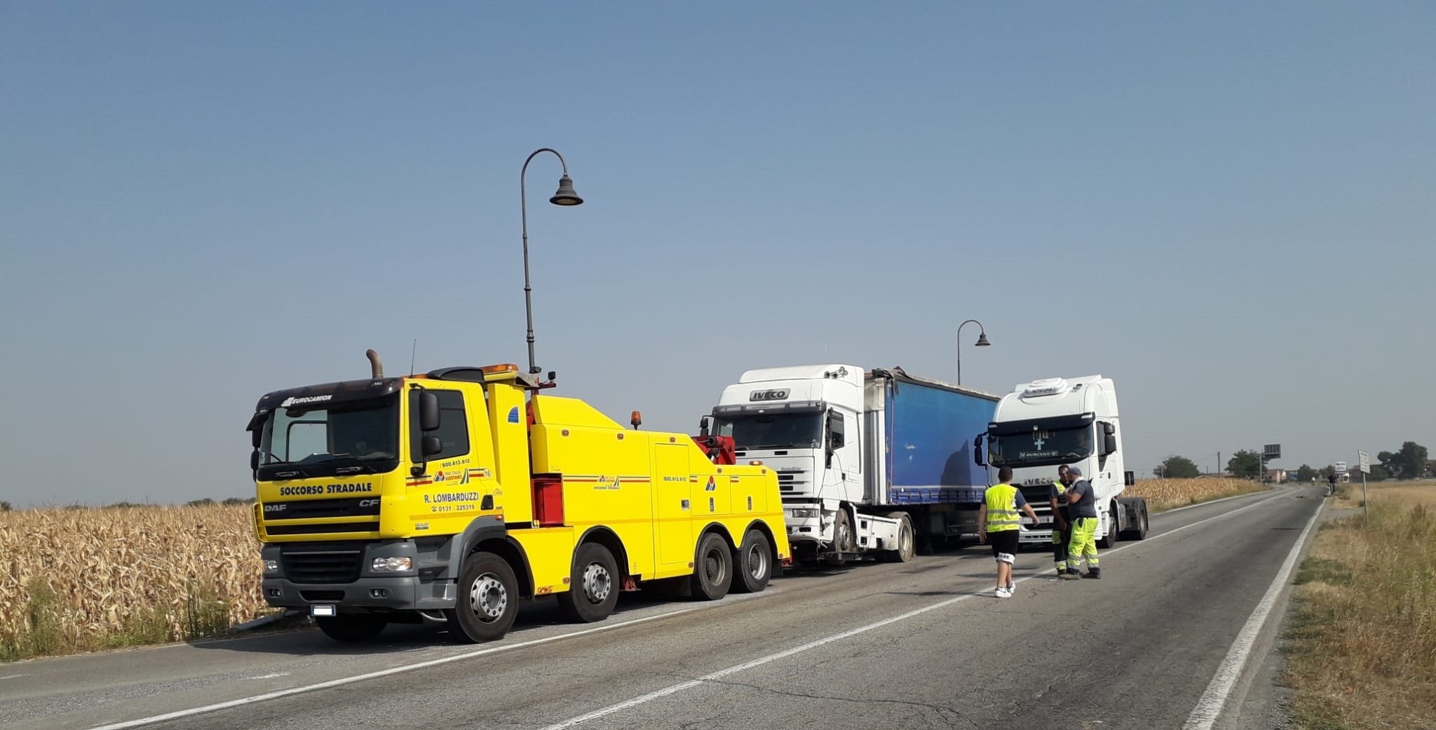 Autoarticolato fuori strada: riaperto il tratto tra Spinetta e Castelceriolo
