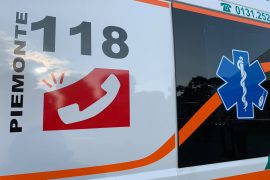 Auto finisce in una scarpata lungo la provinciale ad Arquata. Due persone in gravi condizioni