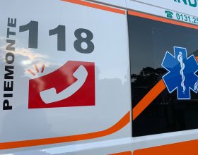 Auto finisce in una scarpata lungo la provinciale ad Arquata. Due persone in gravi condizioni