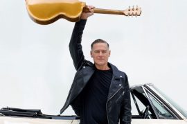 Bryan Adams torna a marzo con il nuovo album “So Happy It Hurts”