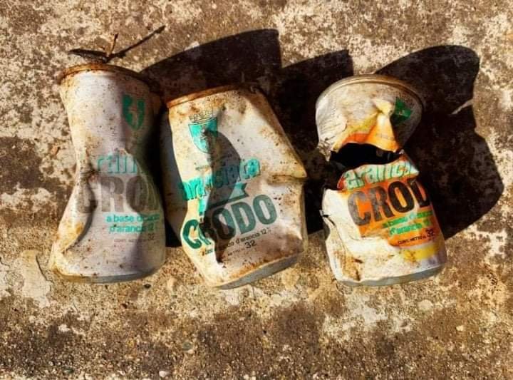 Ecco cosa succede quando si abbandonano i rifiuti a terra: a San Salvatore lattine di oltre 40 anni fa