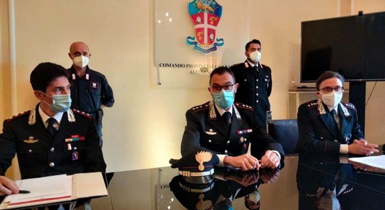 Carabinieri e Forestale scoprono piantagione di marijuana a Brignano Frascata