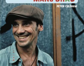 E’ uscita la biografia “Clandestino – Alla Ricerca di Manu Chao”