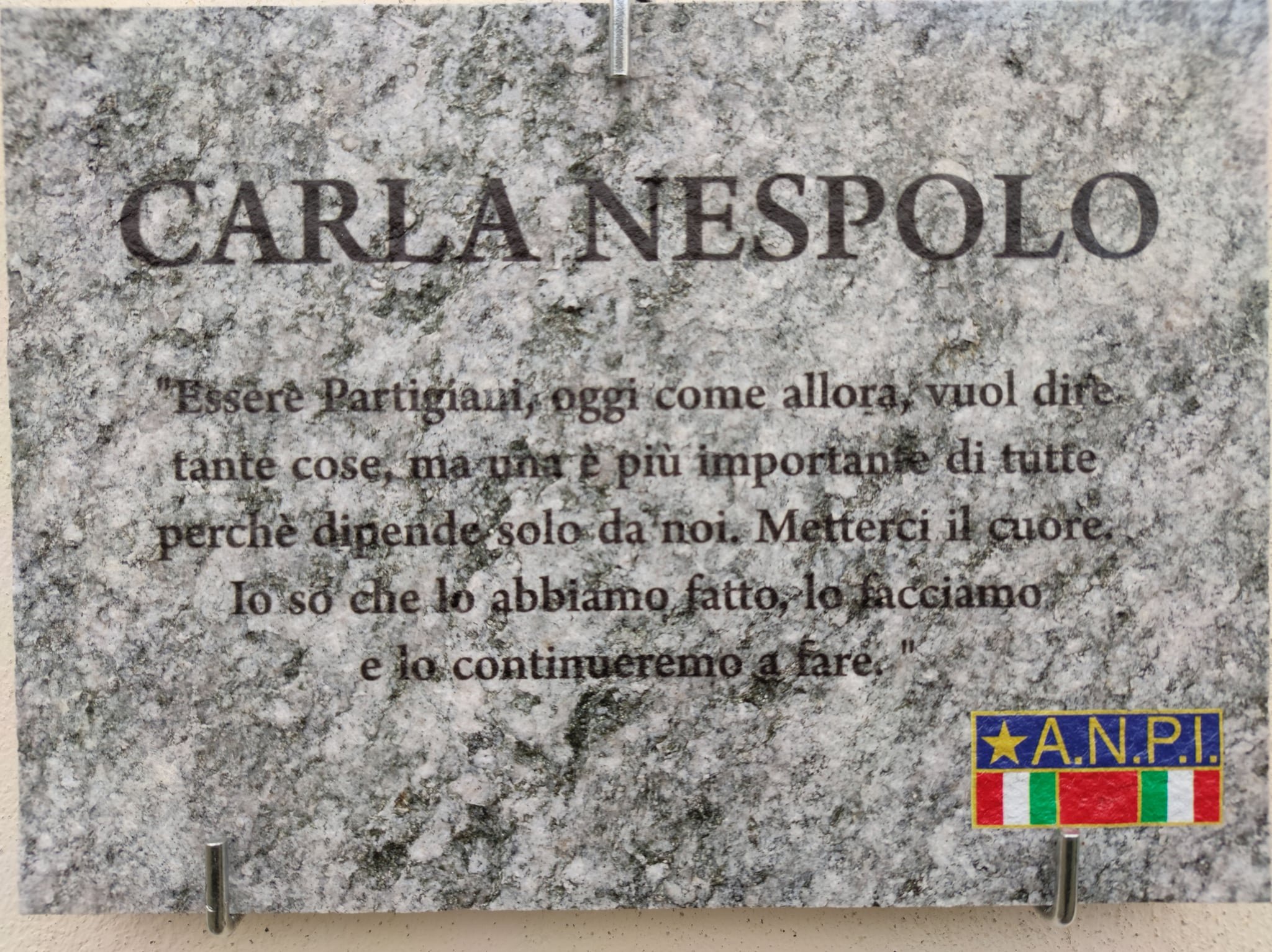 Una targa ricorda Carla Nespolo e l’immortalità dei Partigiani