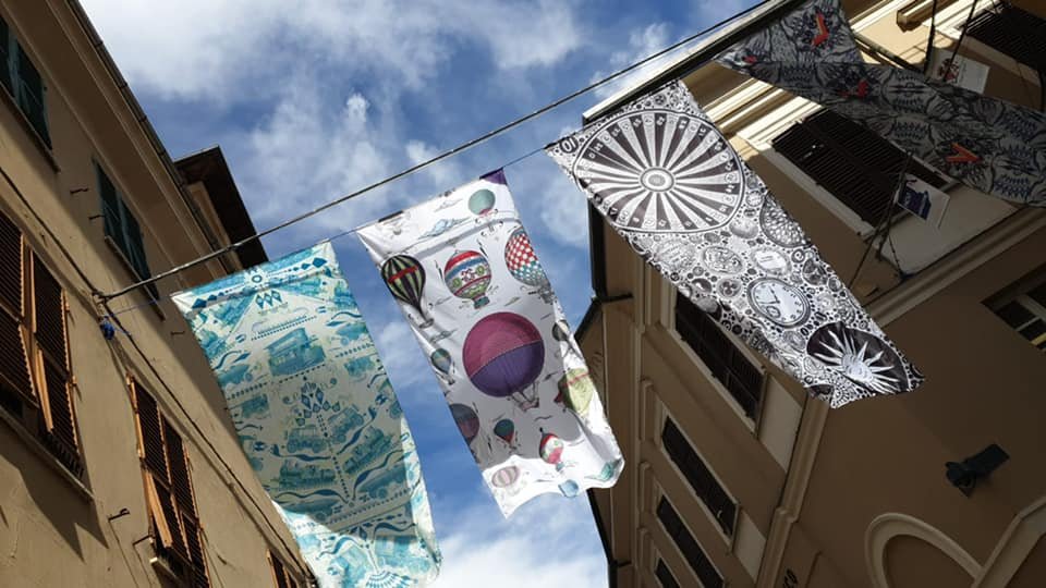 Flag Show a Novi vale il viaggio in Italia: i complimenti del critico d’arte internazionale