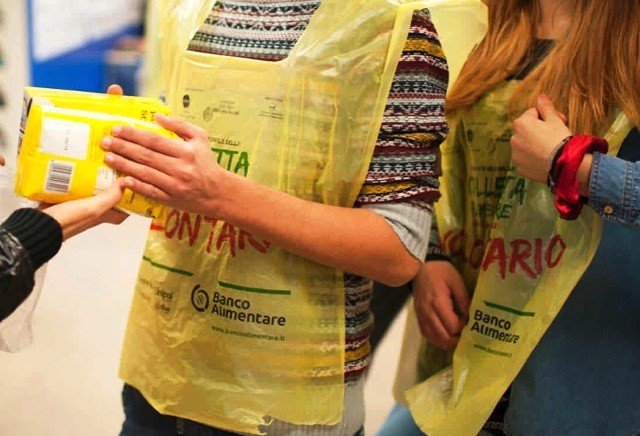 La Colletta Alimentare torna nei negozi e supermercati per donare la spesa a chi è in difficoltà