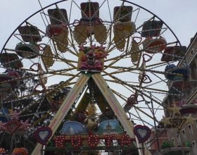 Natale ai Giardini: ad Alessandria da venerdì tornano i mercatini e la ruota panoramica