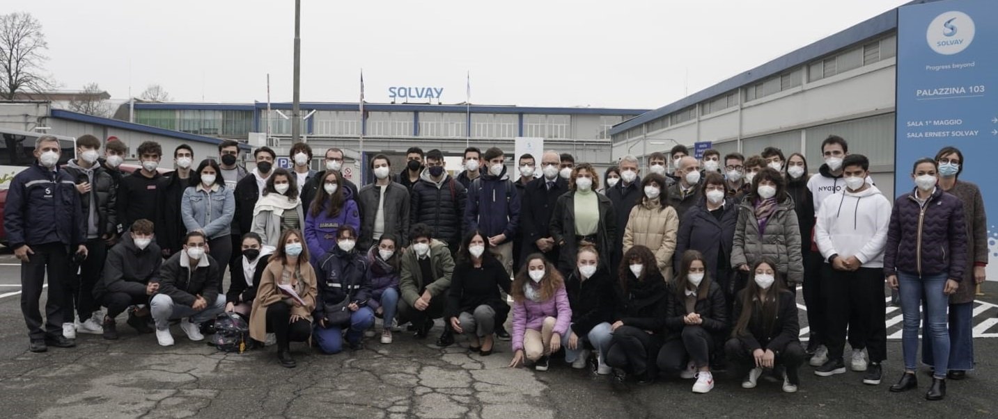 Gli studenti del Volta di Alessandria e del Sobrero di Casale in visita alla Solvay di Spinetta