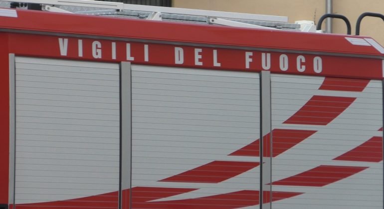 Incendio di un camion sulla A7 tra Tortona e Castelnuovo Scrivia: sul posto i Vigili del Fuoco