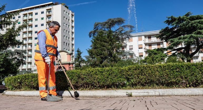 “Alessandria più bella”: una squadra di 6 addetti per i rifiuti fuori cassonetto e sforzo maggiore per città più pulita