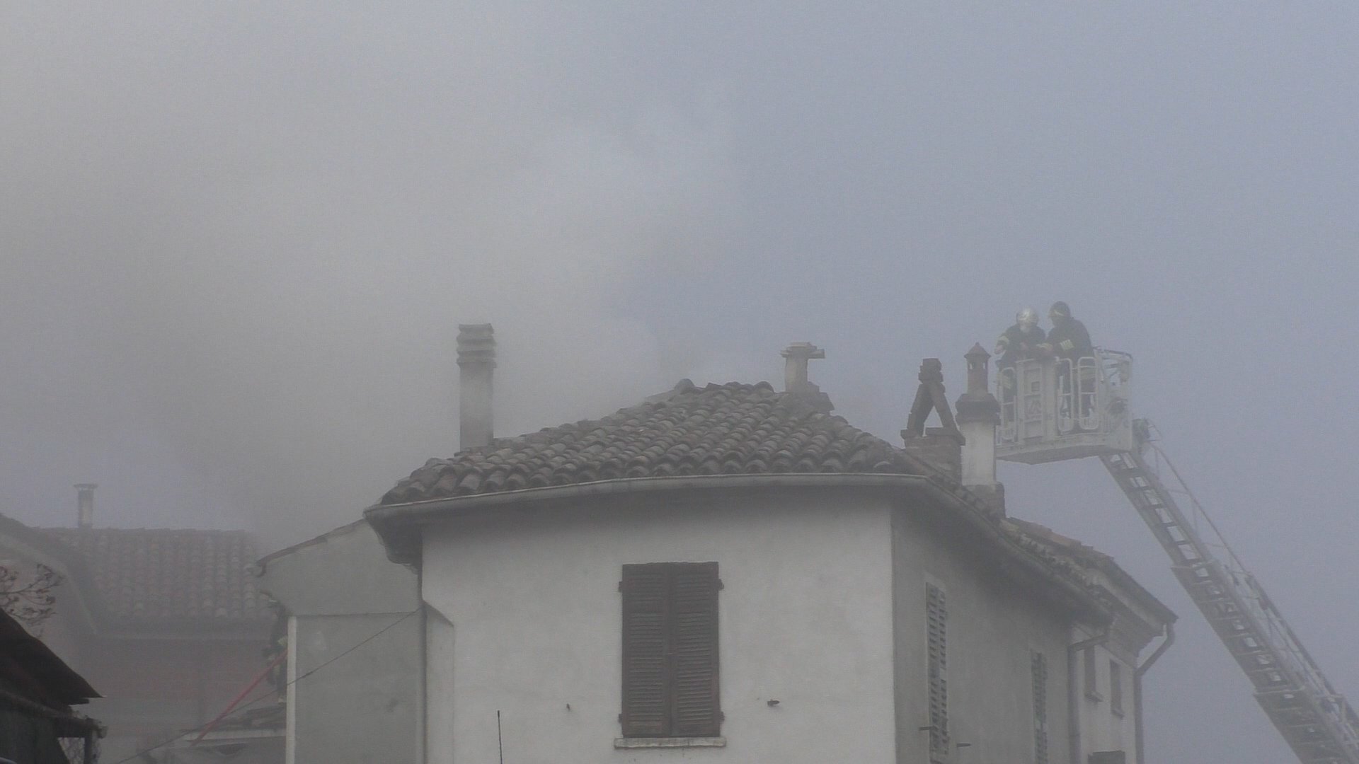 Esplosione a Montecastello, sindaco: “Boato incredibile, oltre a quella esplosa c’erano altre bombole”
