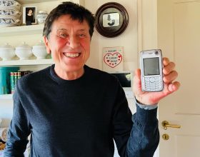 Perché Gianni Morandi ha rischiato l’esclusione dal Festival di Sanremo 2022