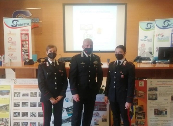 I Carabinieri incontrano studenti e professori del Sobrero di Casale per parlare di bullismo e cyberbullismo