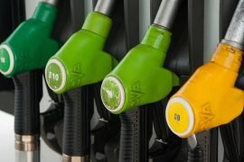 Carburanti: prezzi in aumento per benzina, in calo gasolio