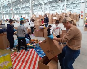 Aiuti Ucraina: il Comune di Casale apre conto corrente. Mercoledì primo viaggio per consegnare cibo e vestiti