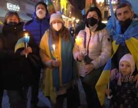 Ad Alessandria le voci dei cittadini ucraini: “I nostri parenti sono ancora là, è terribile”