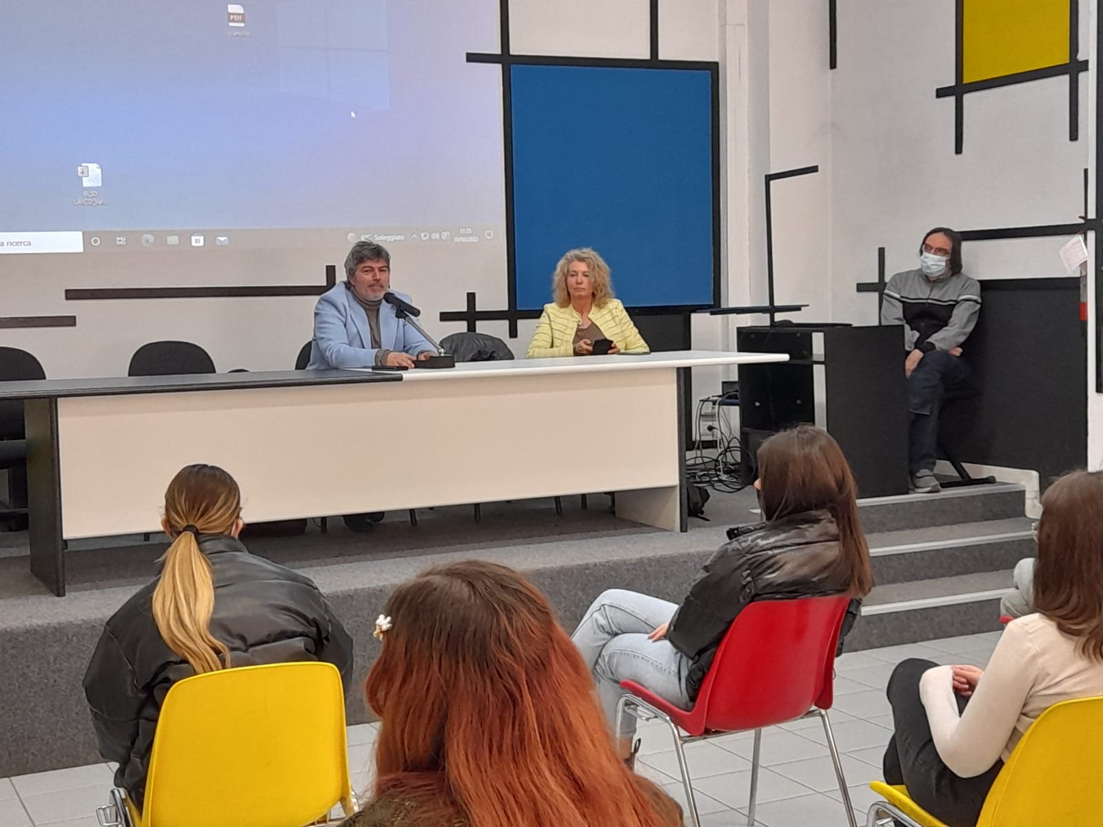 Bullismo e cyberbullismo: all’Istituto Vinci Nervi Fermi l’incontro con l’avvocato Maurizio Cardona