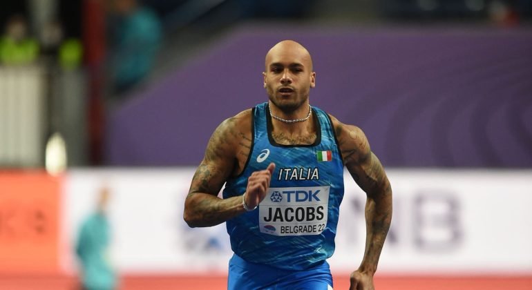 Marcell Jacobs campione d’Europa nei 100 metri: come sempre si festeggia anche in provincia