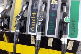 Calano ancora i prezzi di diesel e benzina: verde a 1,833 a litro