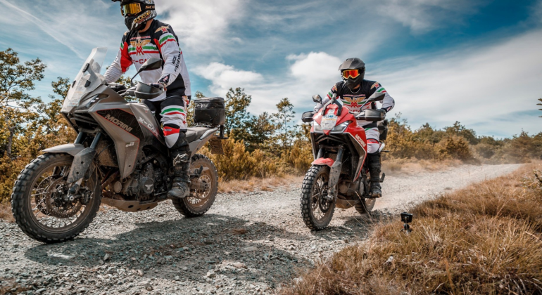 Hat Village: test di guida gratuiti di enduro stradali a Bobbio
