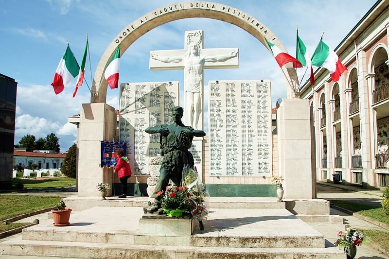 Festa Liberazione: al cimitero di Alessandria via al restauro del monumento dedicato ai partigiani caduti