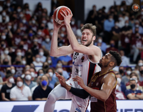 Super Bertram Derthona: i leoni espugnano Venezia e ora conducono 2-1 nei playoff