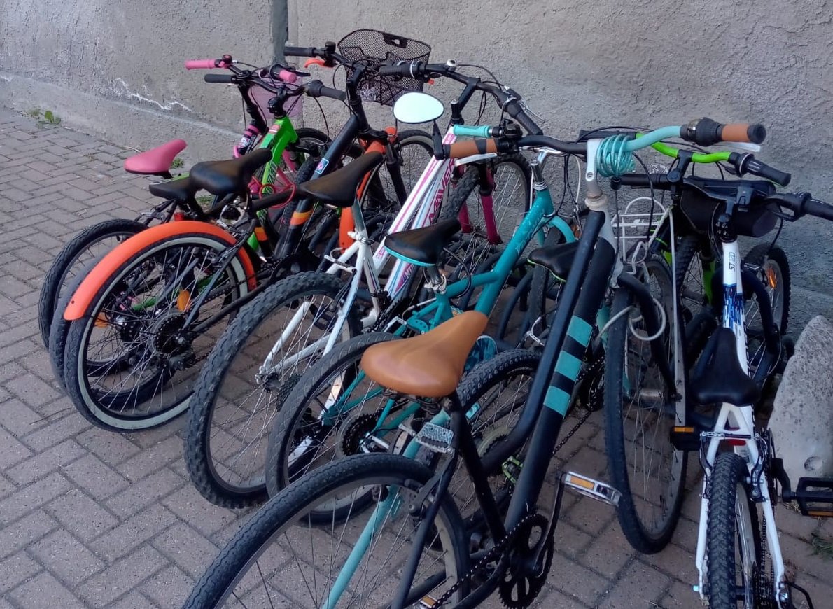 A Valmadonna il progetto Bicibus: i volontari Fiab accompagnano i bimbi a scuola su due ruote